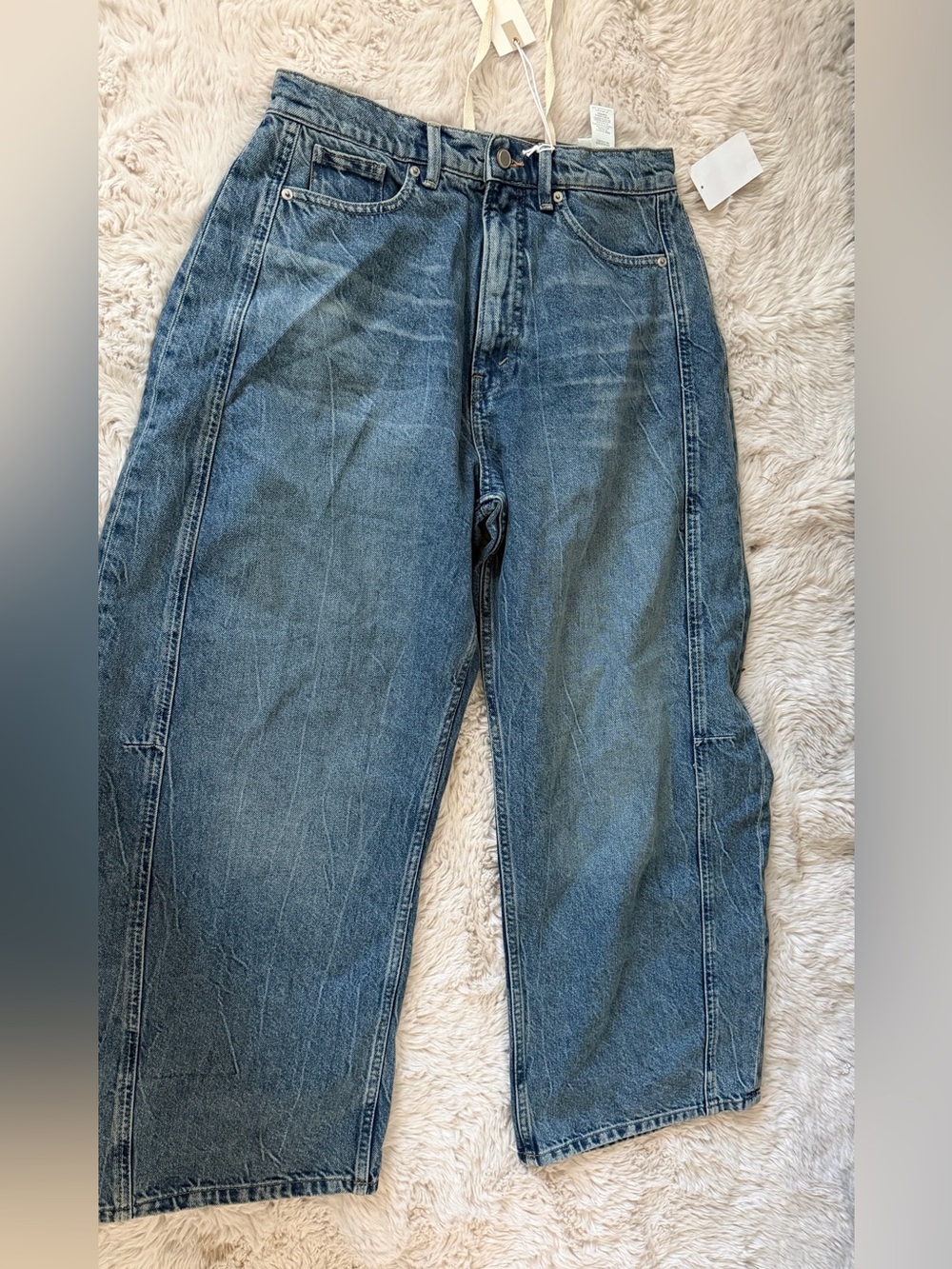 Good American Washed Blue Wide Leg Jeans - Picture 4 of 10